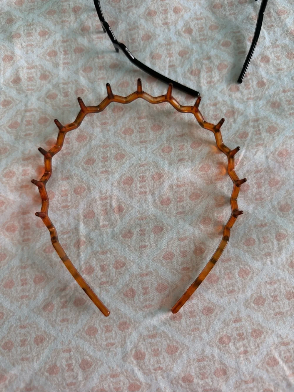 Zigzag Plastic Headband - Black and Tortoiseshell